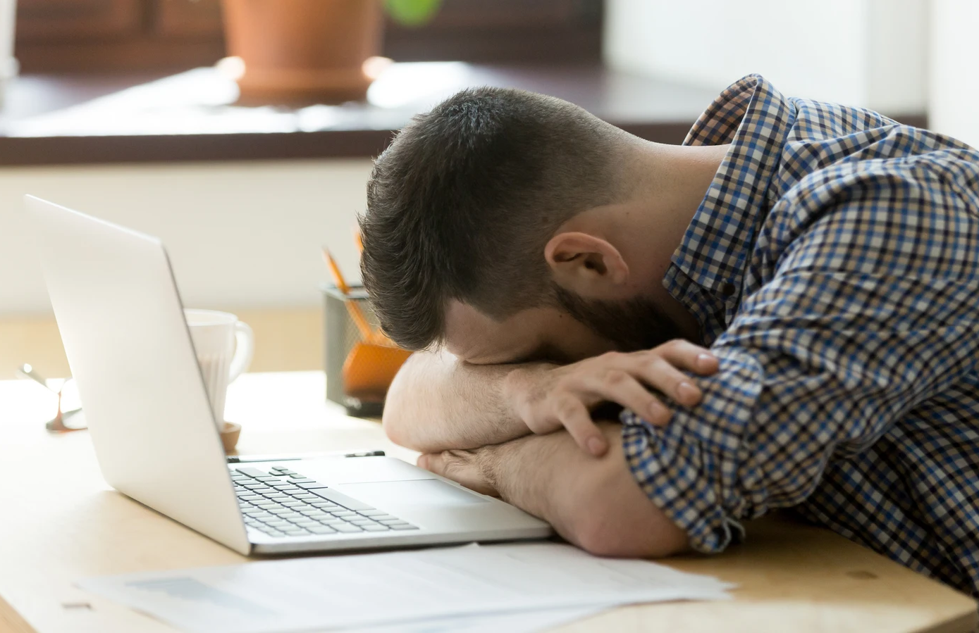 ¿Por qué se producen ataques de sueño durante el día? 