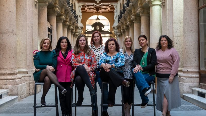 Emprender con pasión. Mujeres que están Cambiando el sector empresarial de la ciudad de Albacete»