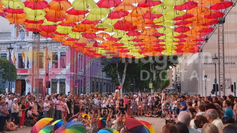 Instalación de paraguas en el centro de Albacete: Una iniciativa que revitaliza la Ciudad